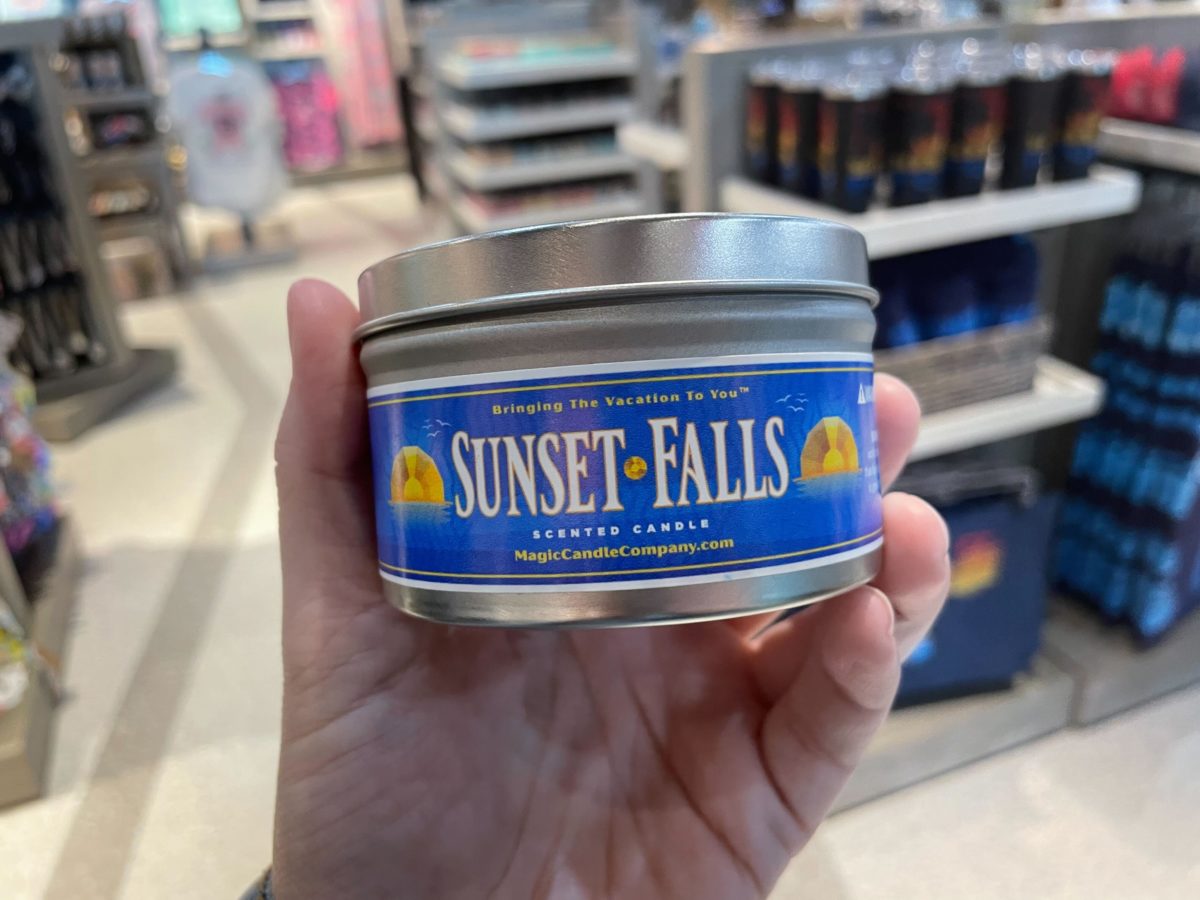 universal resort hotel candles inspired by Sapphire Falls