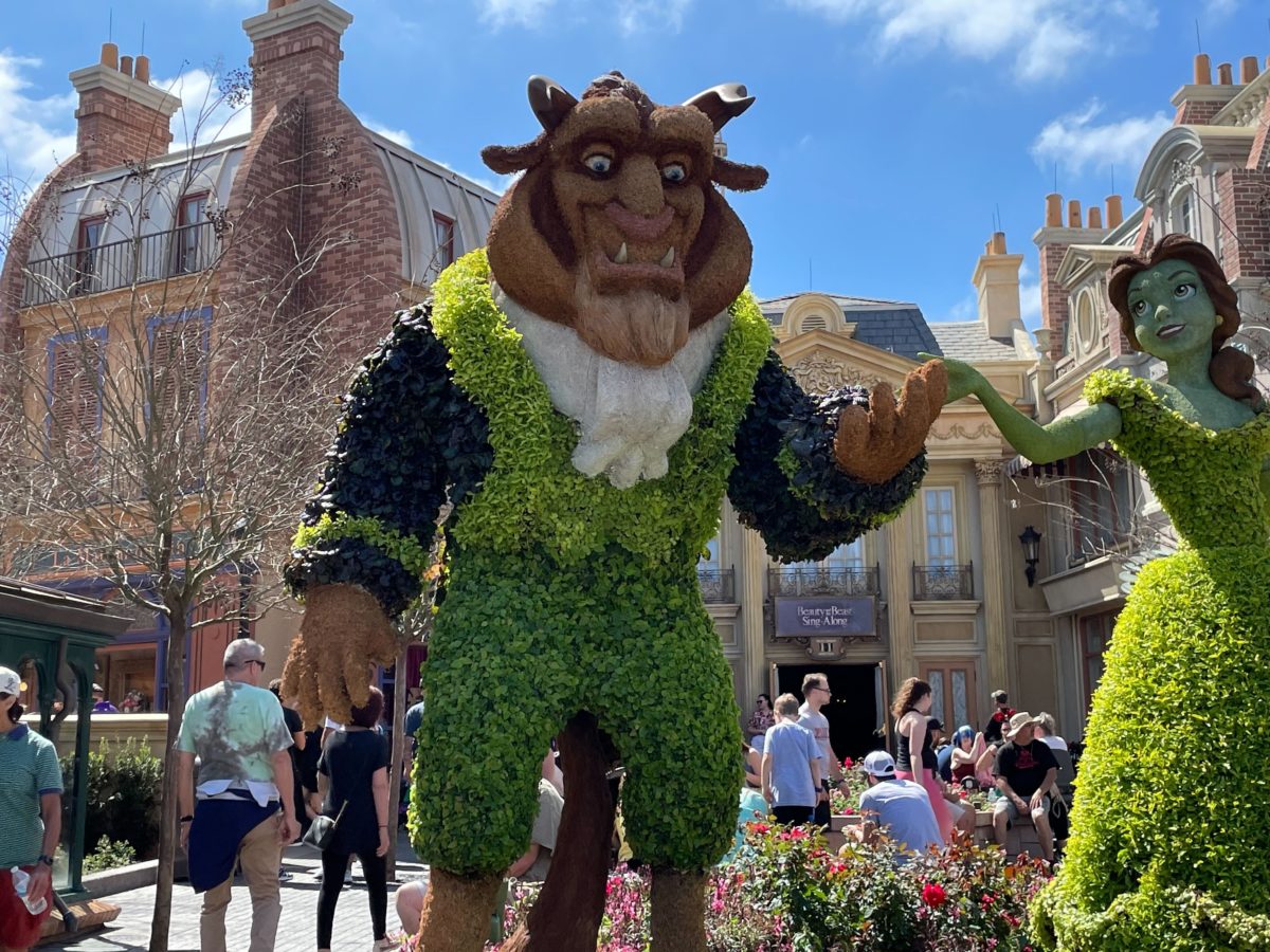 beauty and the beast topiaries 1