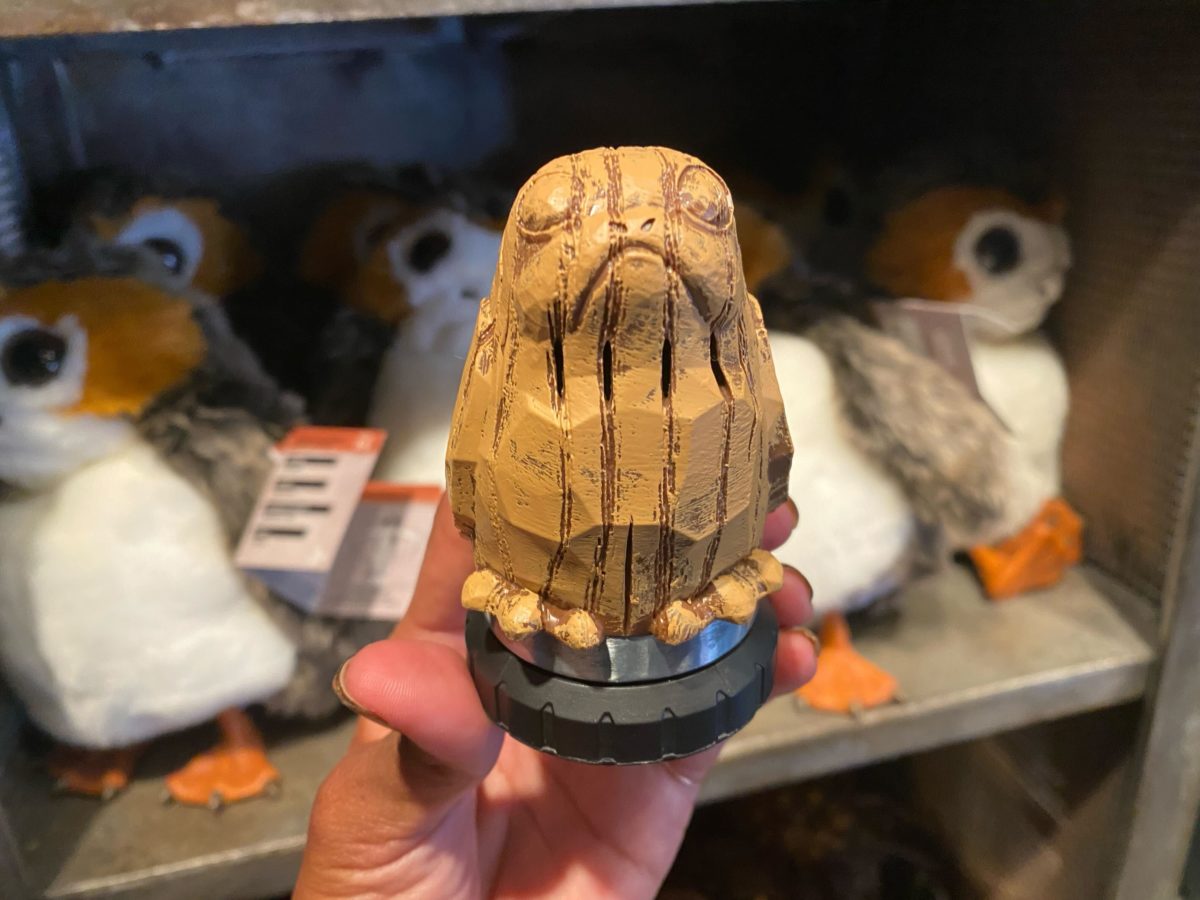 Porg Pommel front