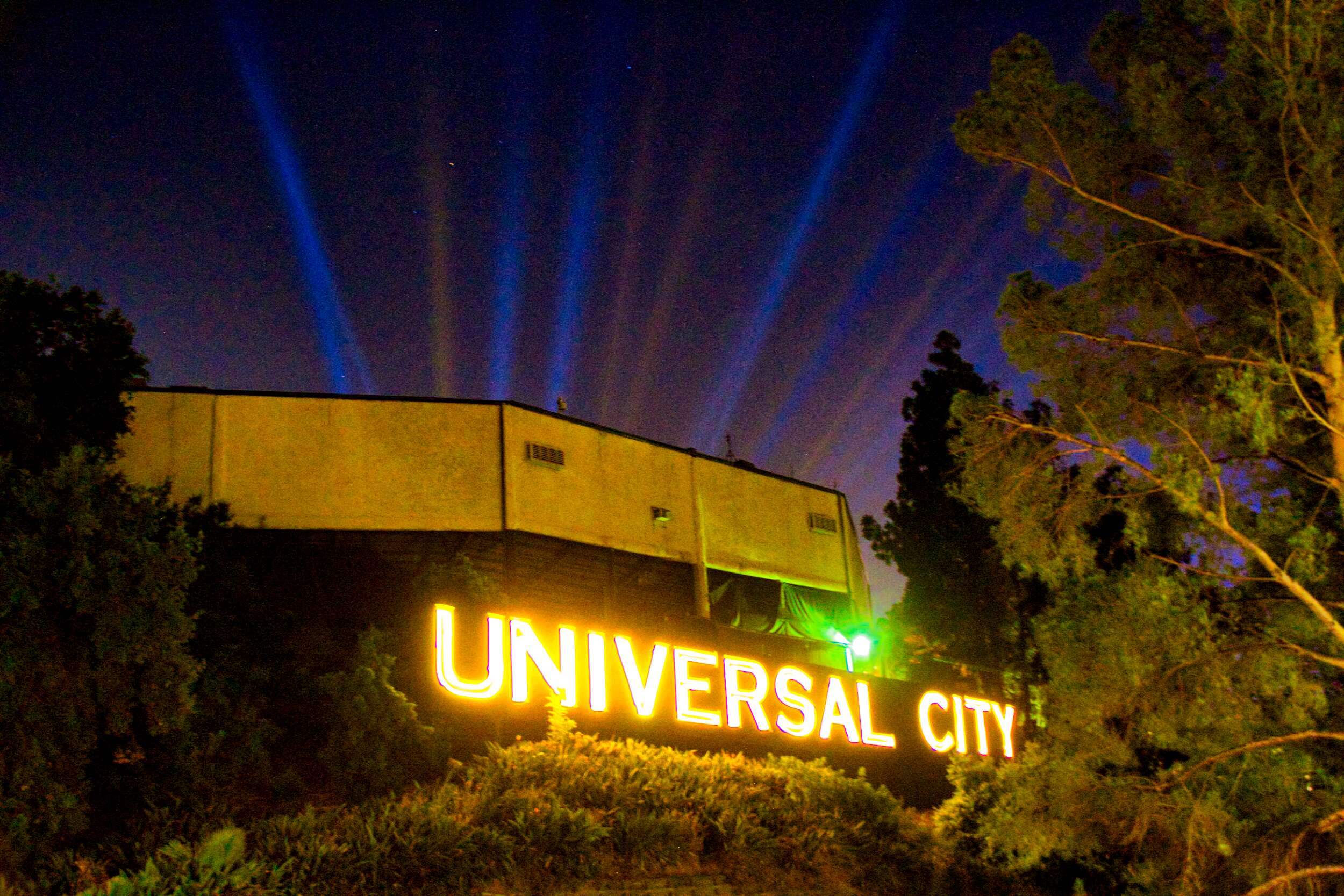 Universal City Sign USH Stock