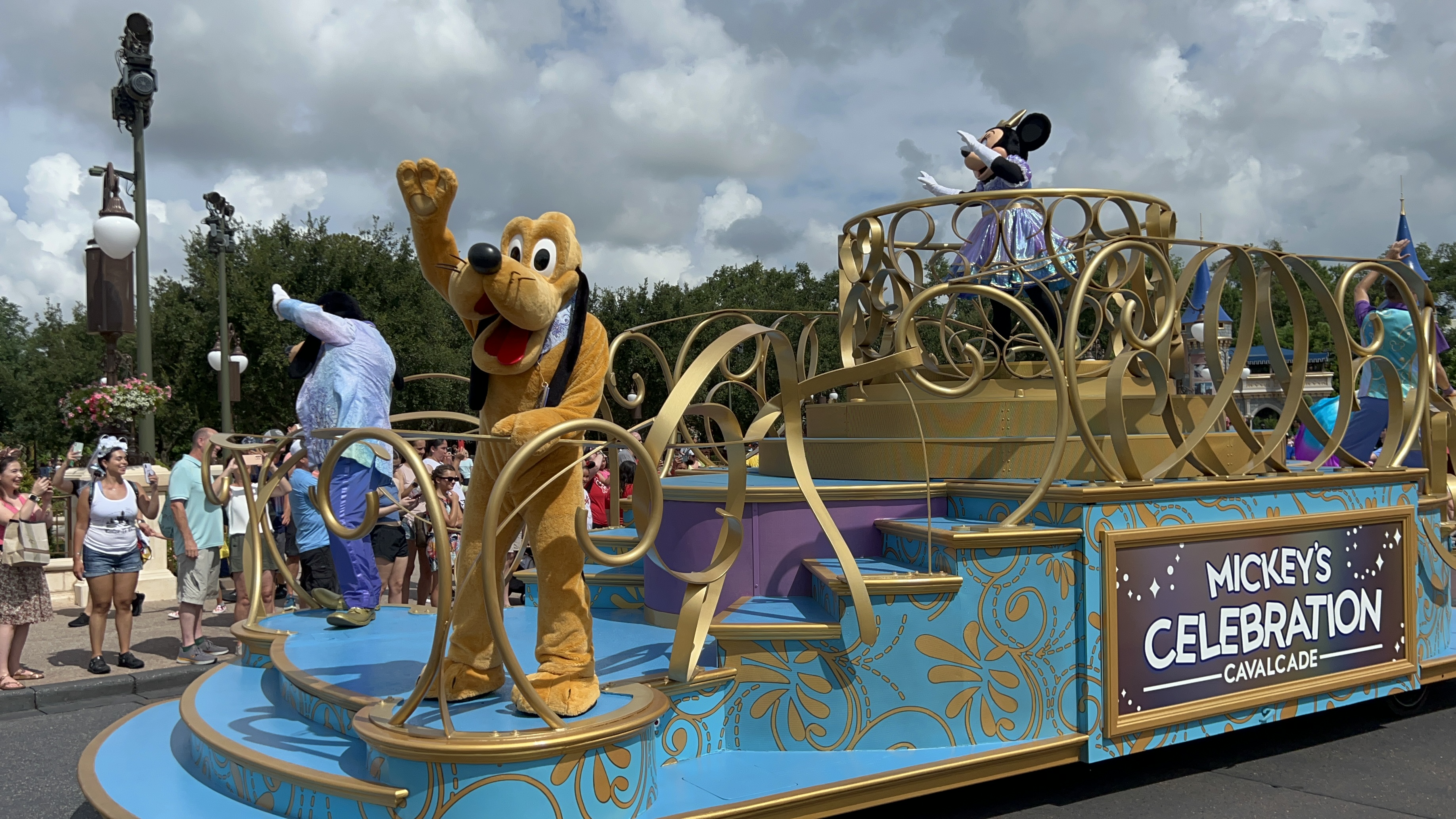 PHOTO REPORT: Magic Kingdom 7/2/22 (50th Anniversary Snacks, Alien Freeze, New Ears & More) 8 Magic Kingdom Photos8