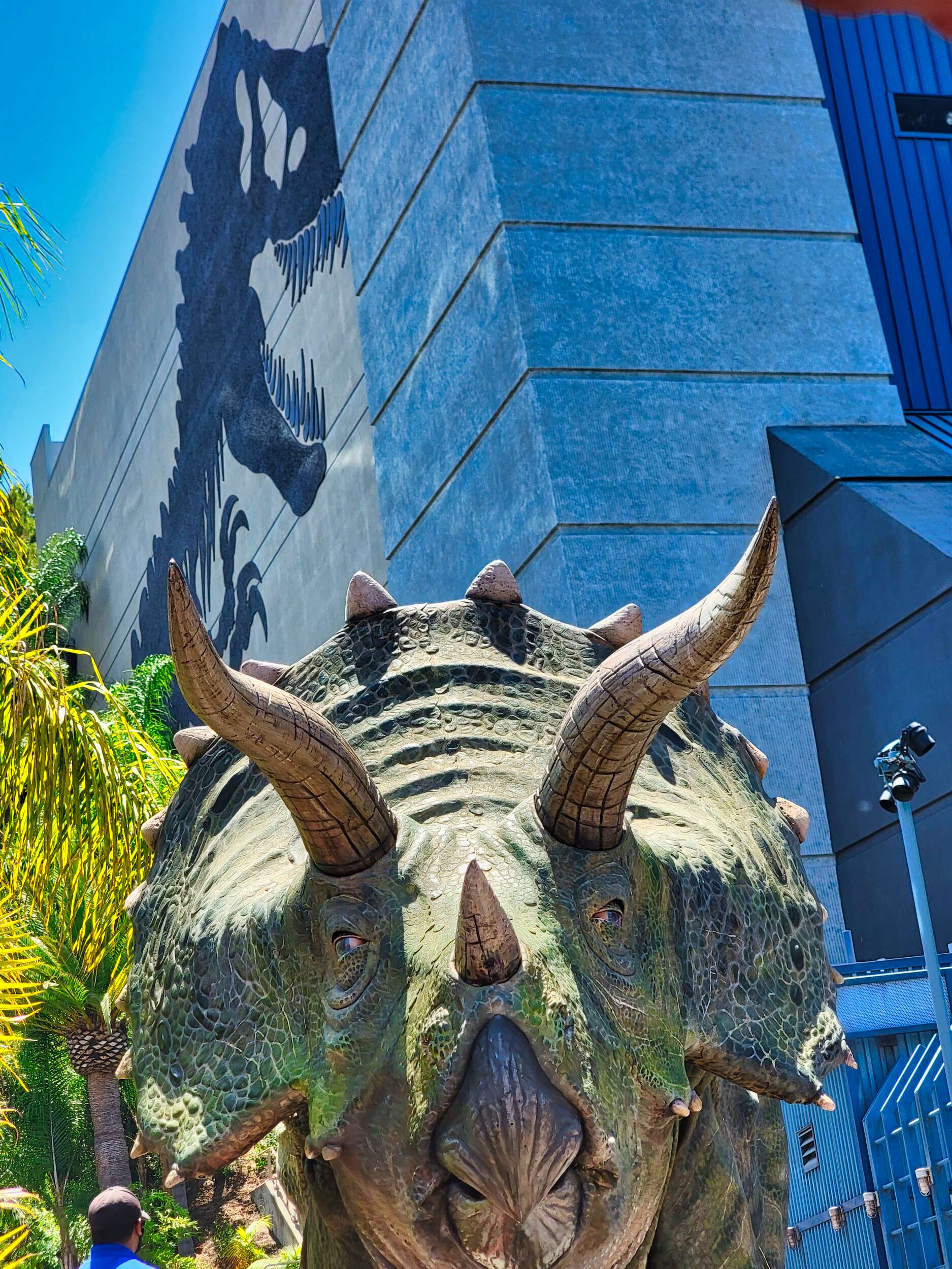 Triceratops Jurassic World vertical USH