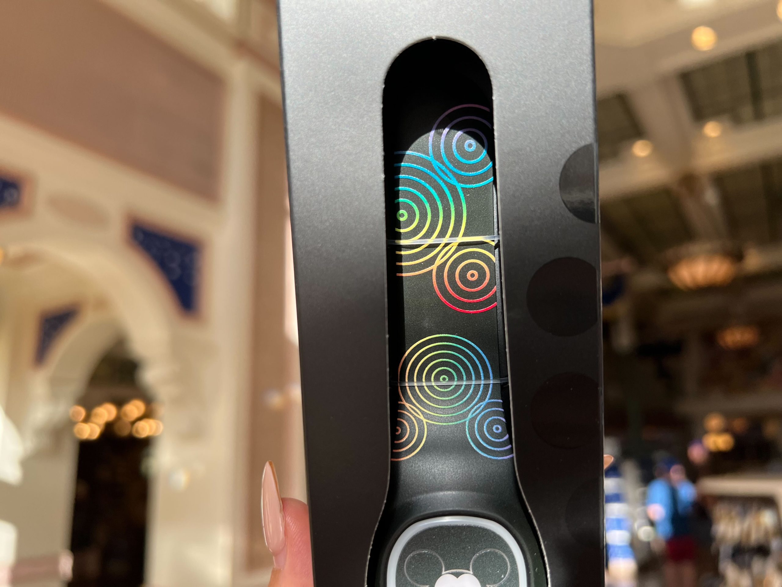 WDW MagicBand Mickey Multicolored 2 scaled