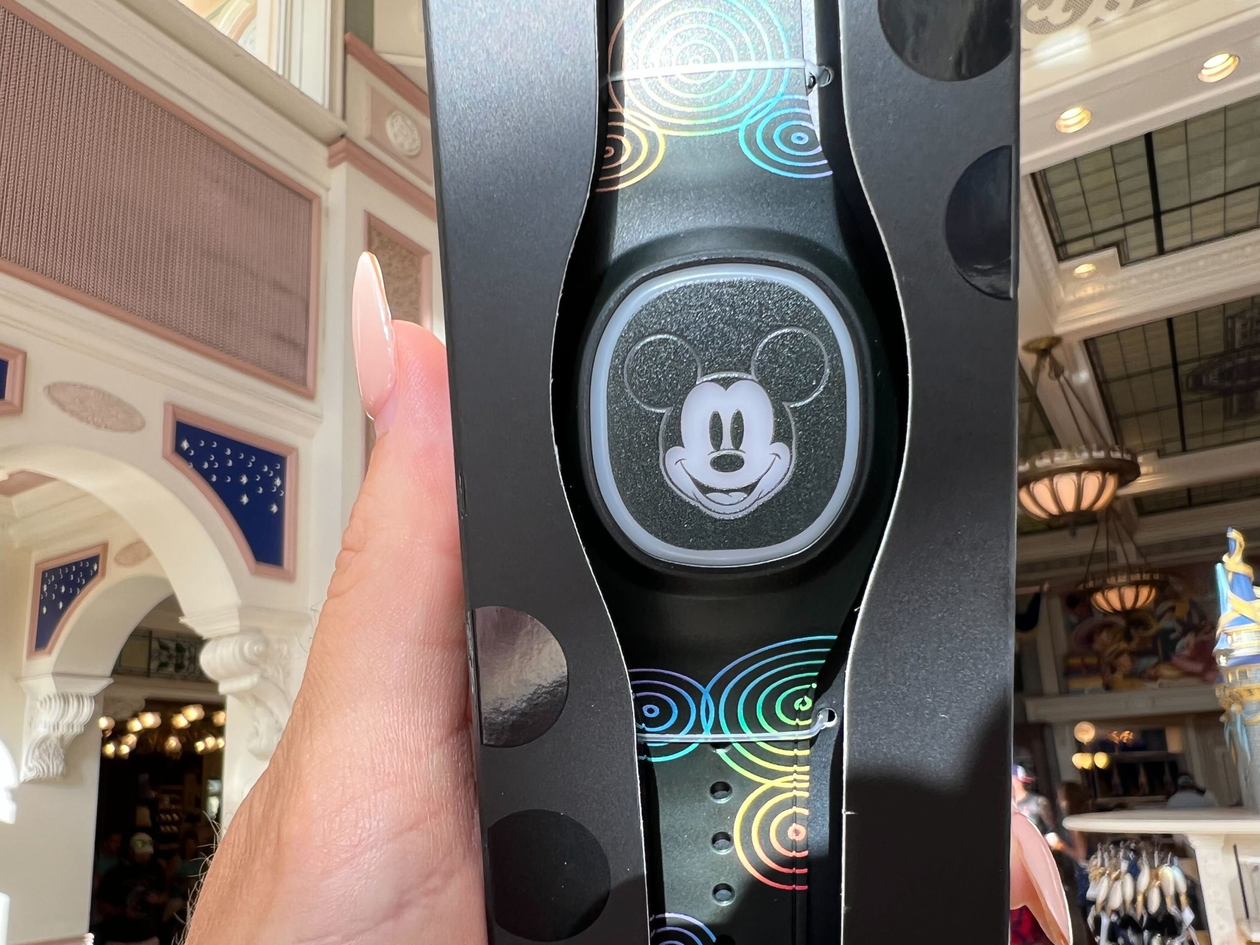 WDW MagicBand Mickey Multicolored 3 scaled