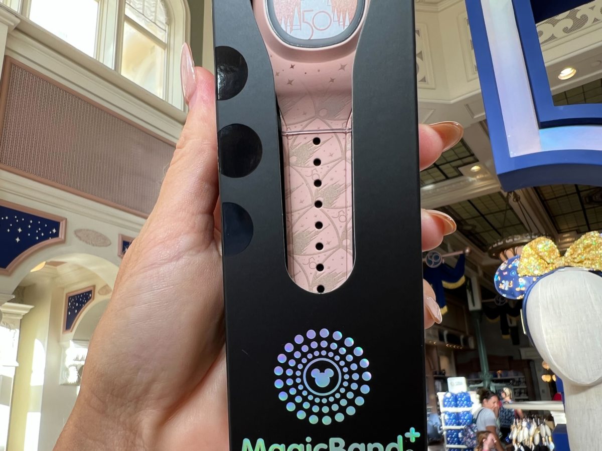 WDW MagicBand Pink 50th anniversary Cinderella Castle 3