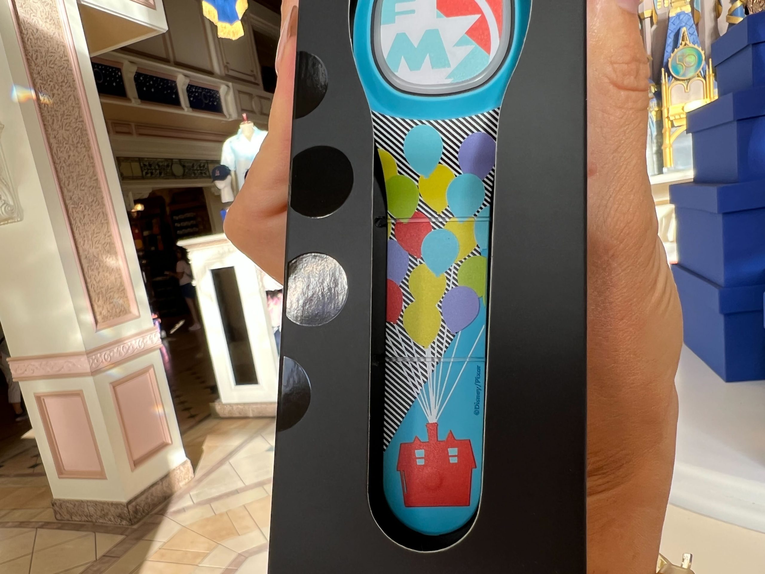 WDW MagicBand Up 2 scaled