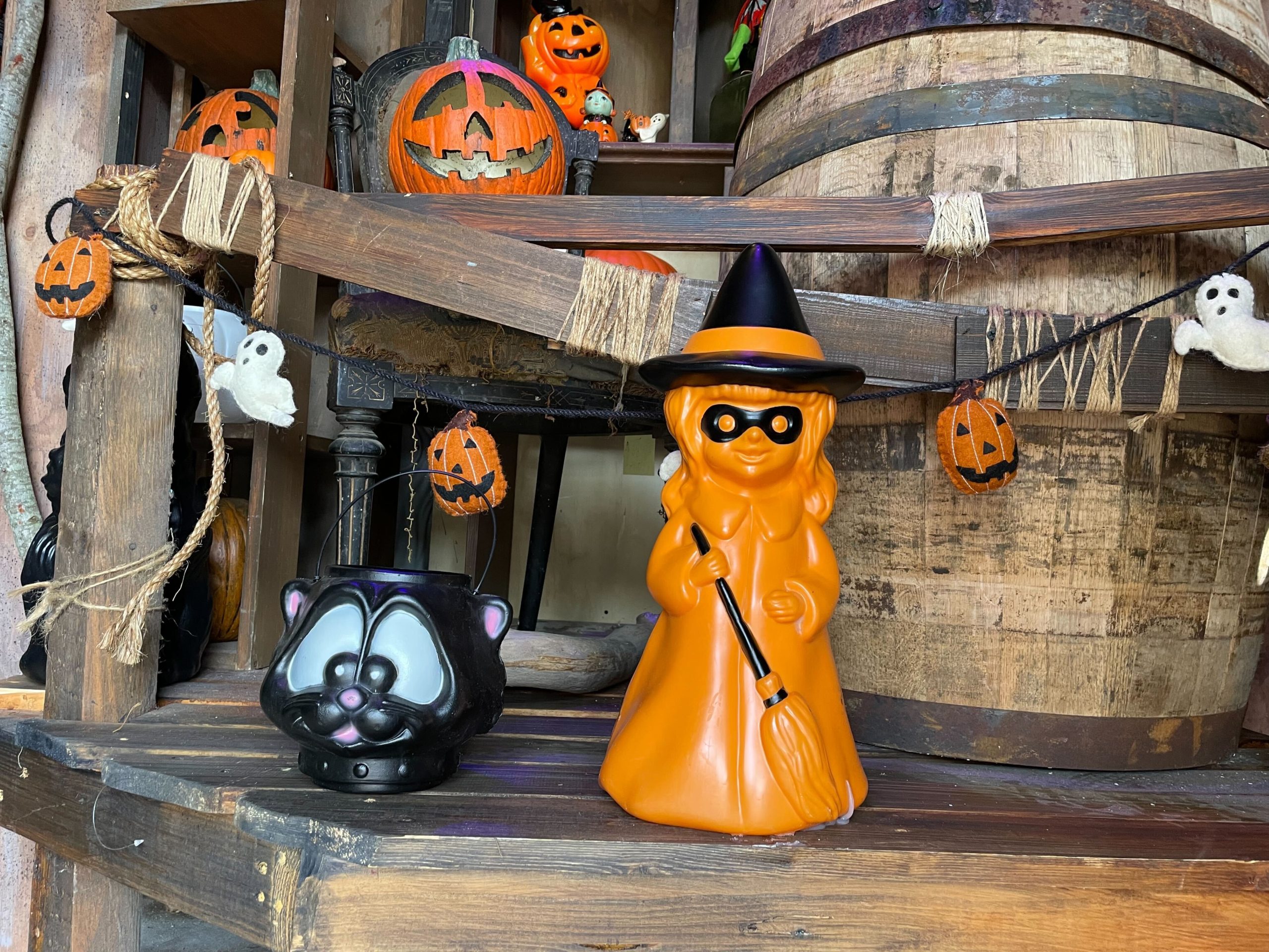 all hallows eve boutique decorations 16 scaled
