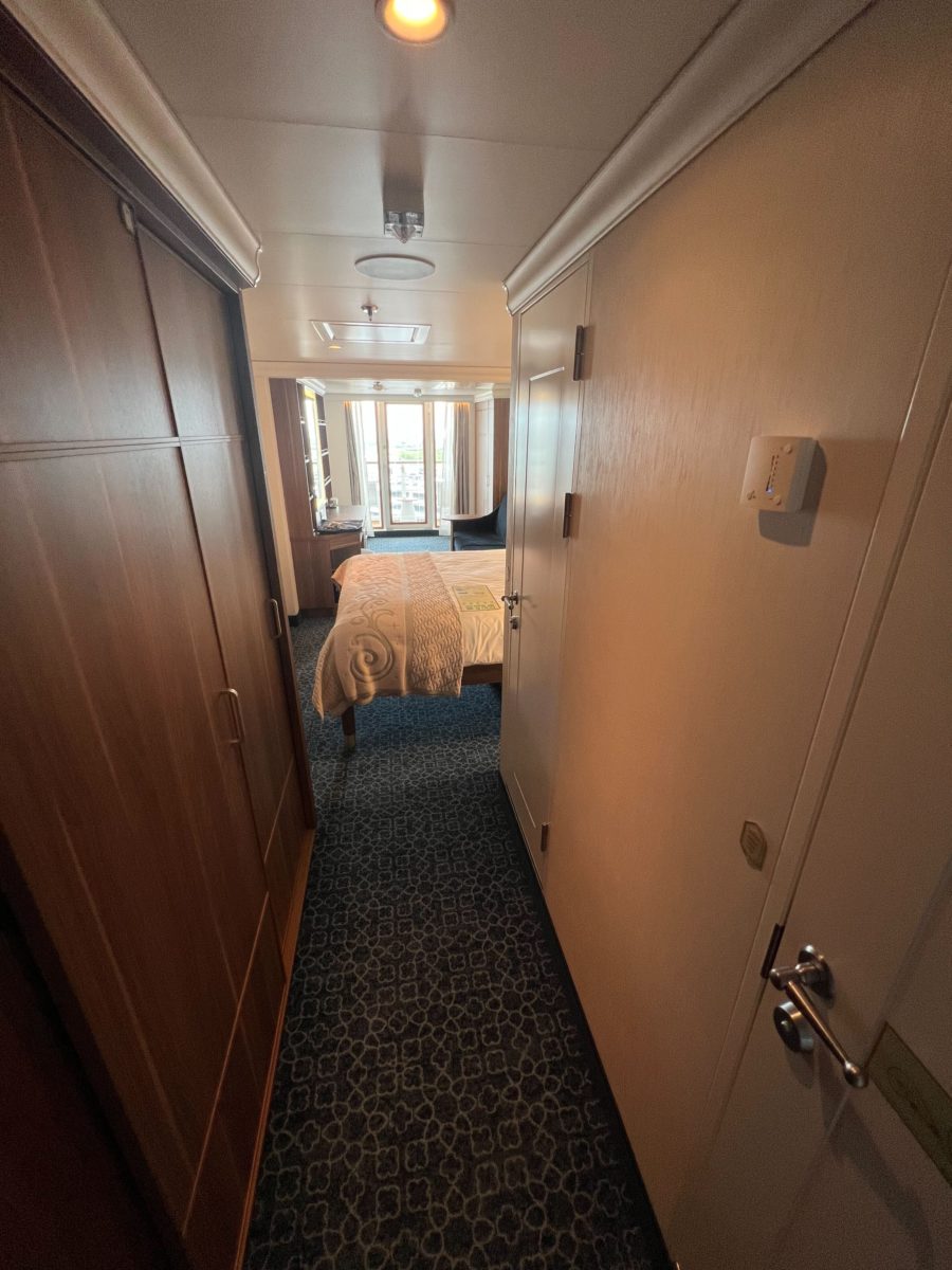 Disney Wish Deluxe Family Stateroom with a Verandah