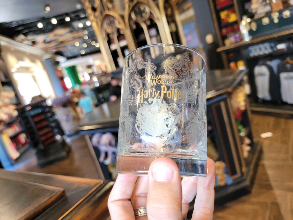 hogwarts crest glass ush 5