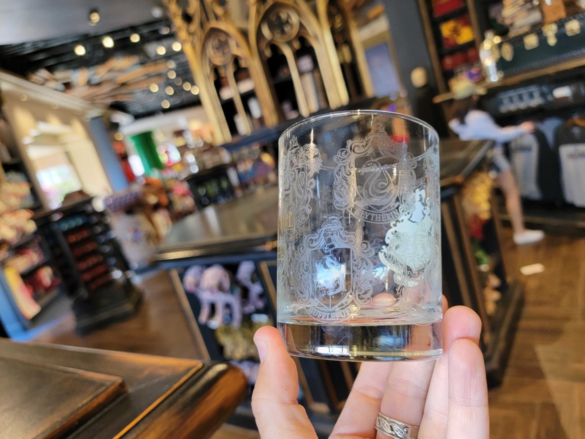 hogwarts crest glass ush 6