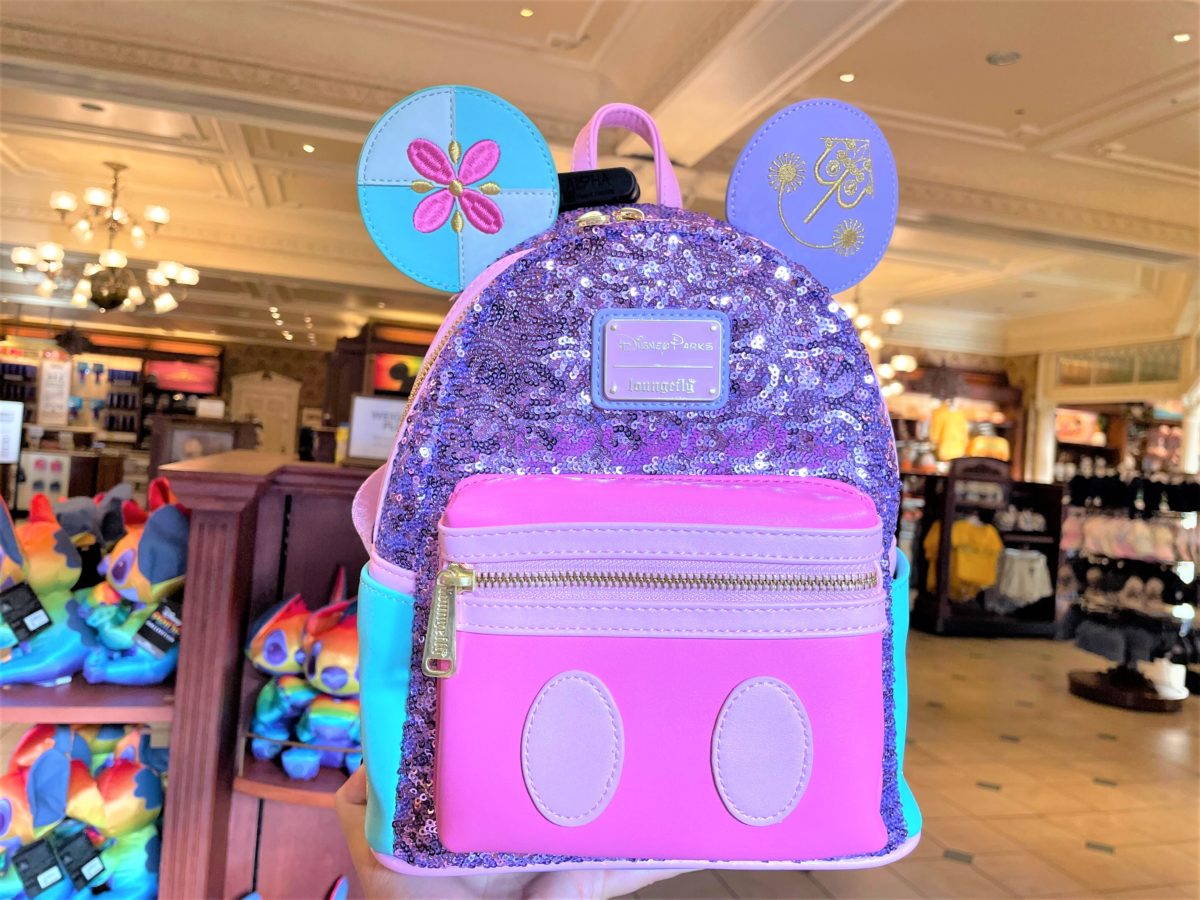 its a small world back pack 1