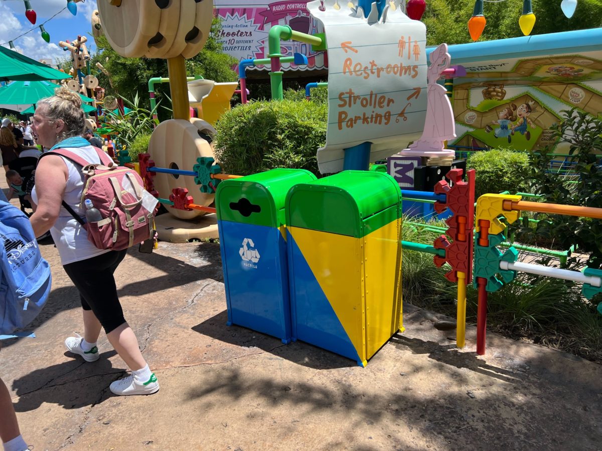 toy story land trash cans 2