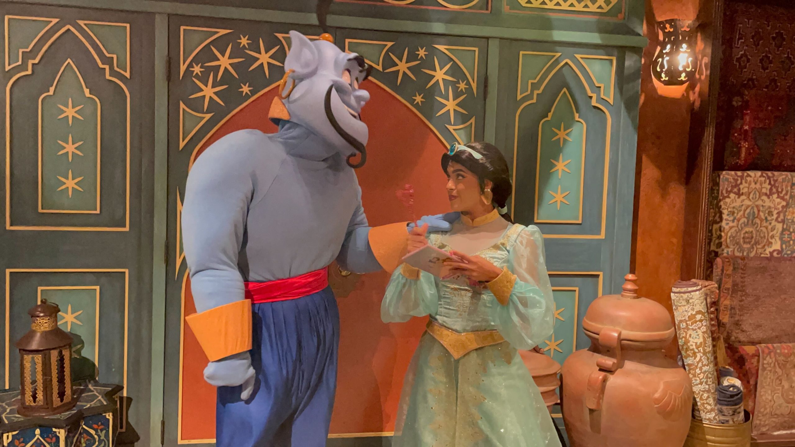 2022 MNSSHP characters Genie and Jasmine 2 scaled