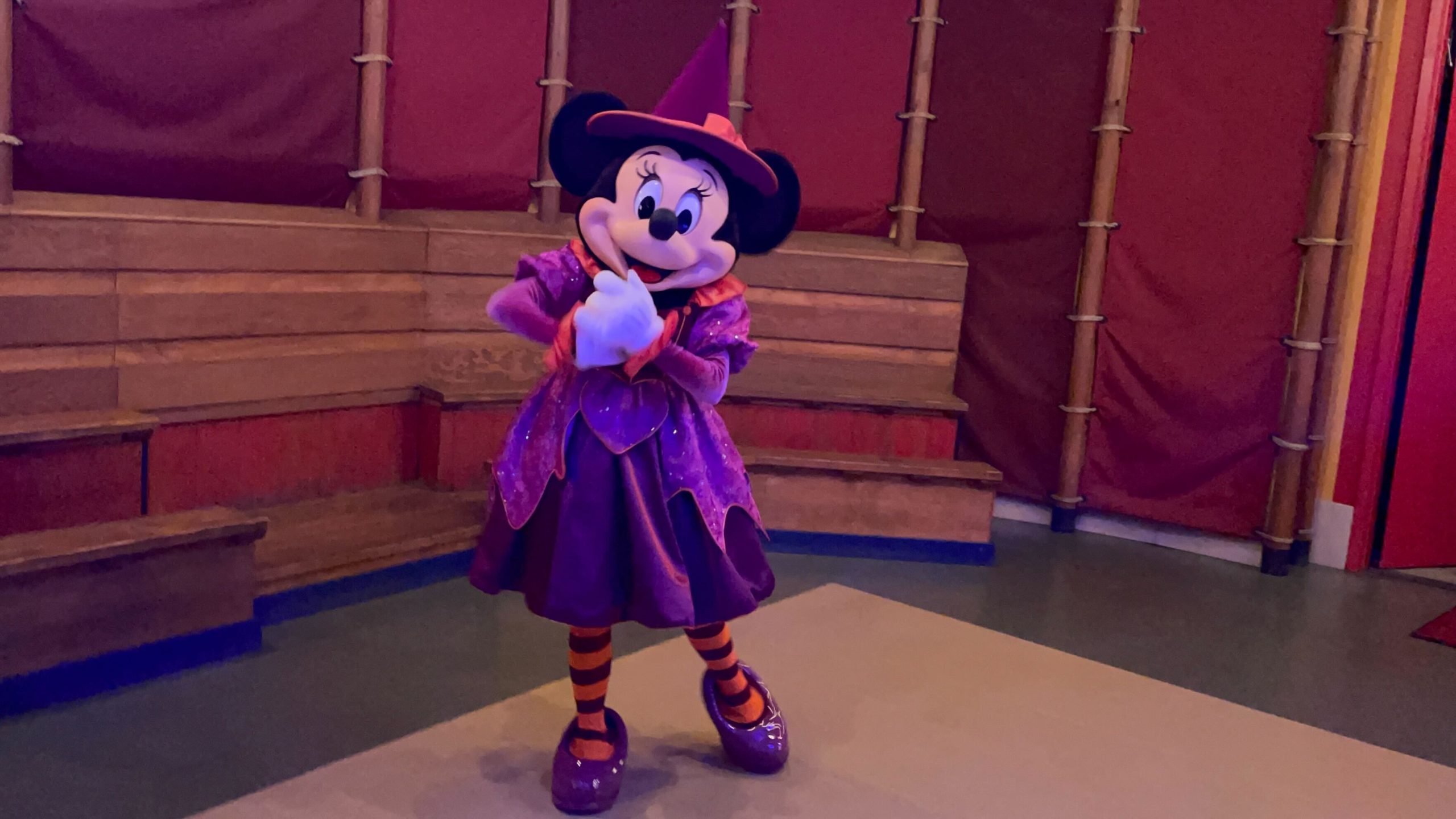 2022 MNSSHP characters Minnie 2 scaled