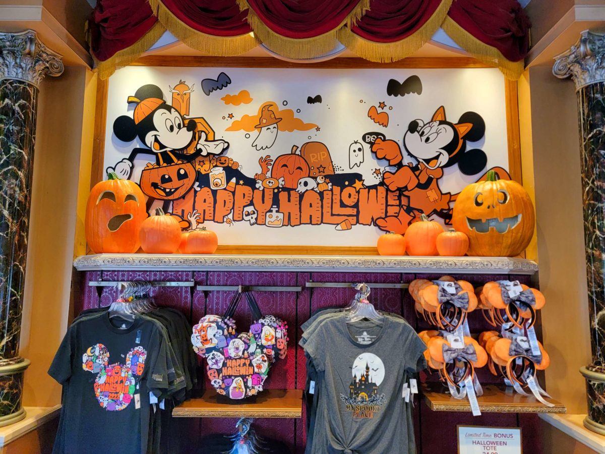 Halloween Display Disneyland