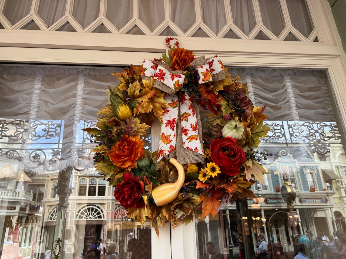 MK Halloween decor wreaths 2022 18