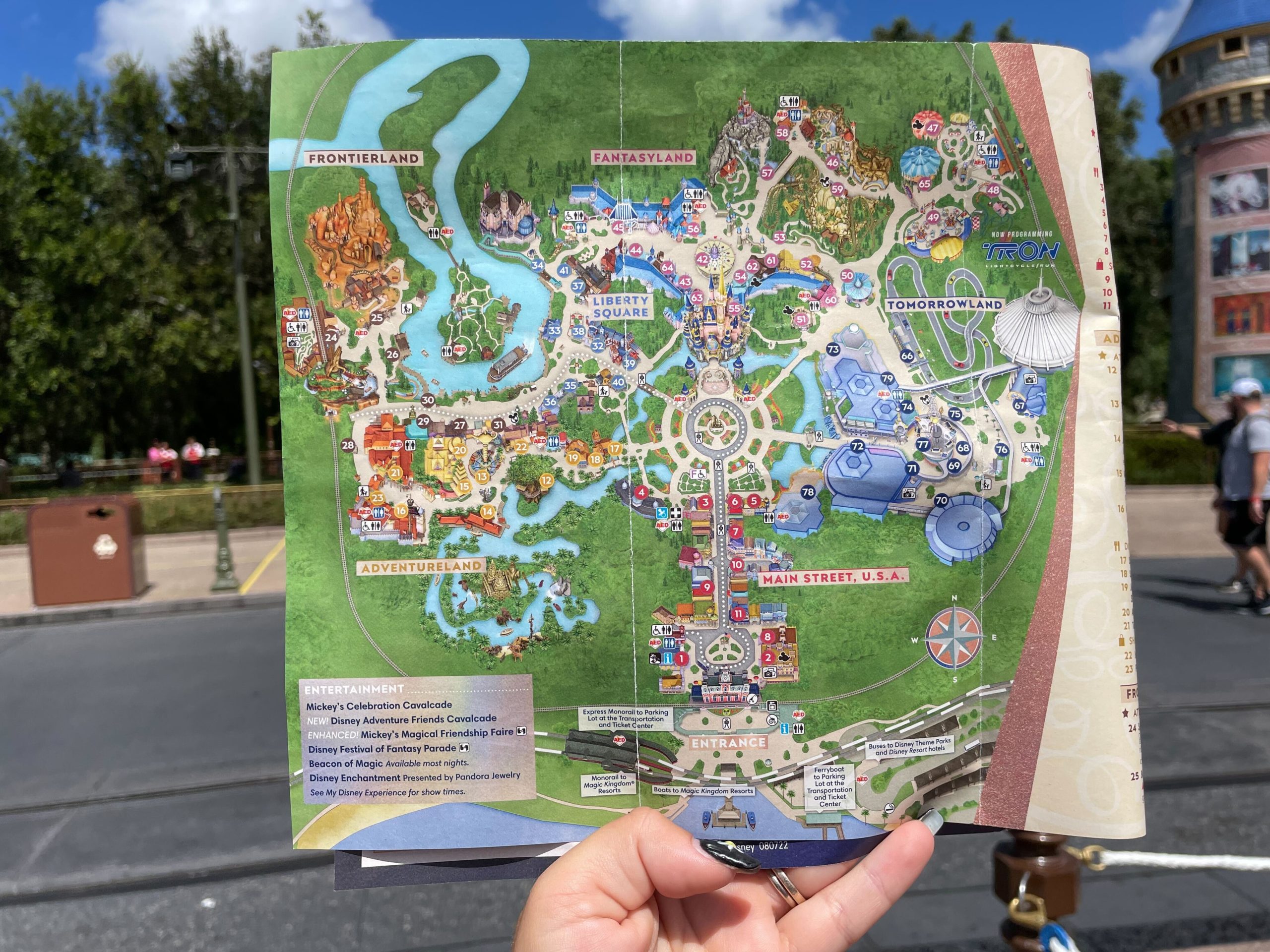 New Magic Kingdom guide map 8 7 22 17 scaled