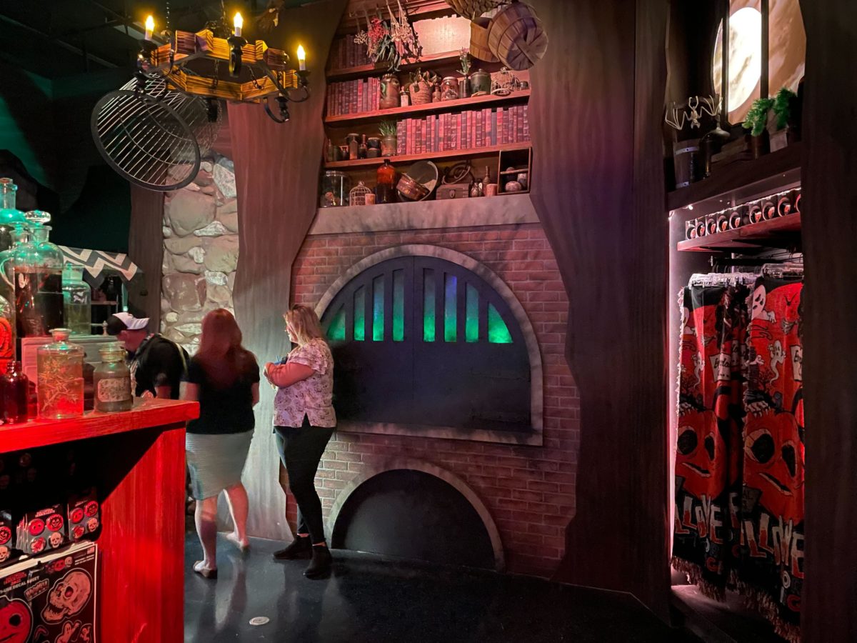 hhn 31 tribute store witch room 5850