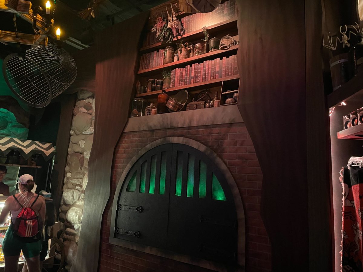 hhn 31 tribute store witch room 5853