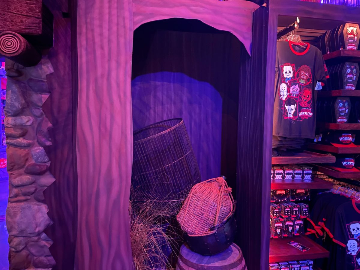 hhn 31 tribute store witch room 5873