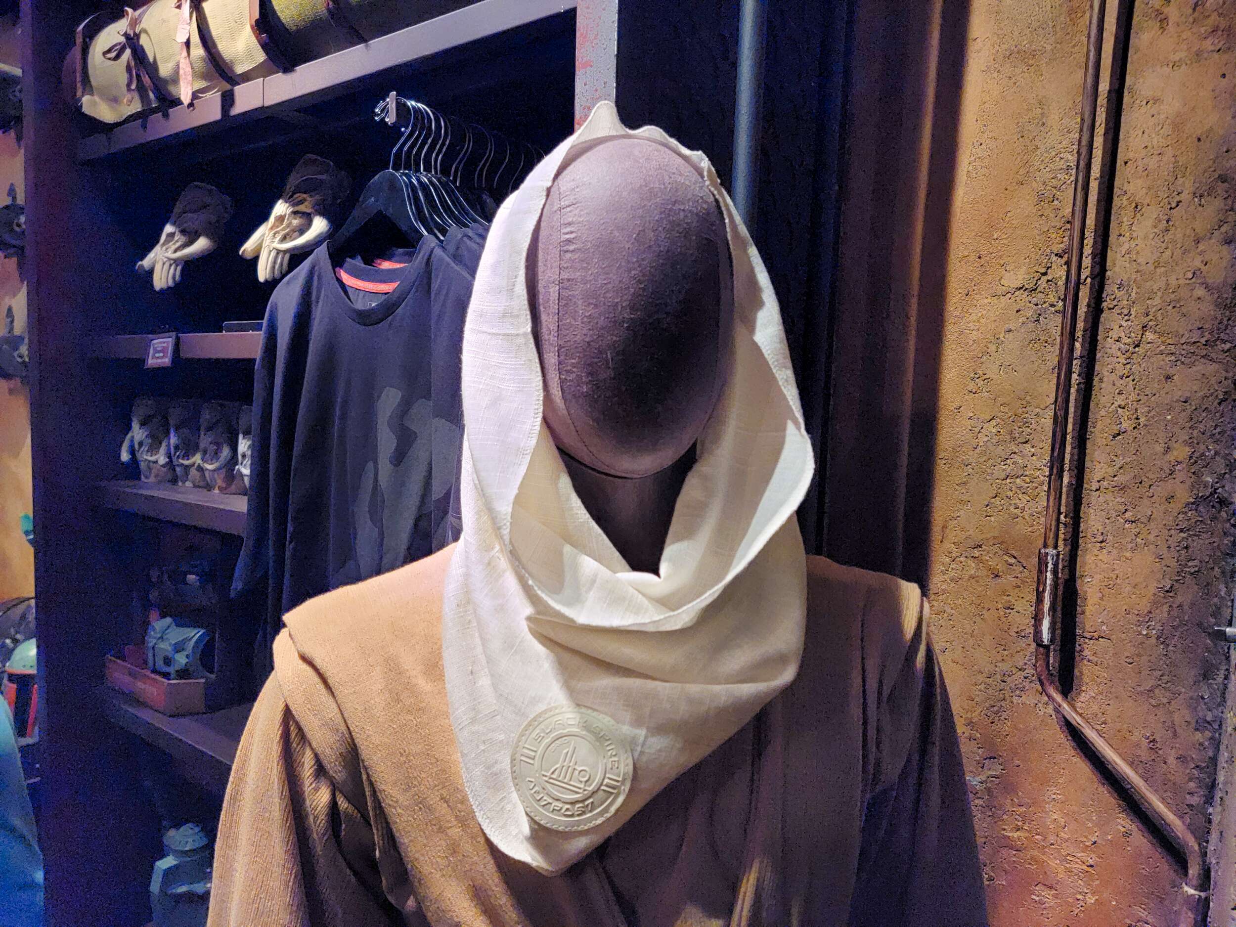 Black Spire Outpost scarf white disneyland