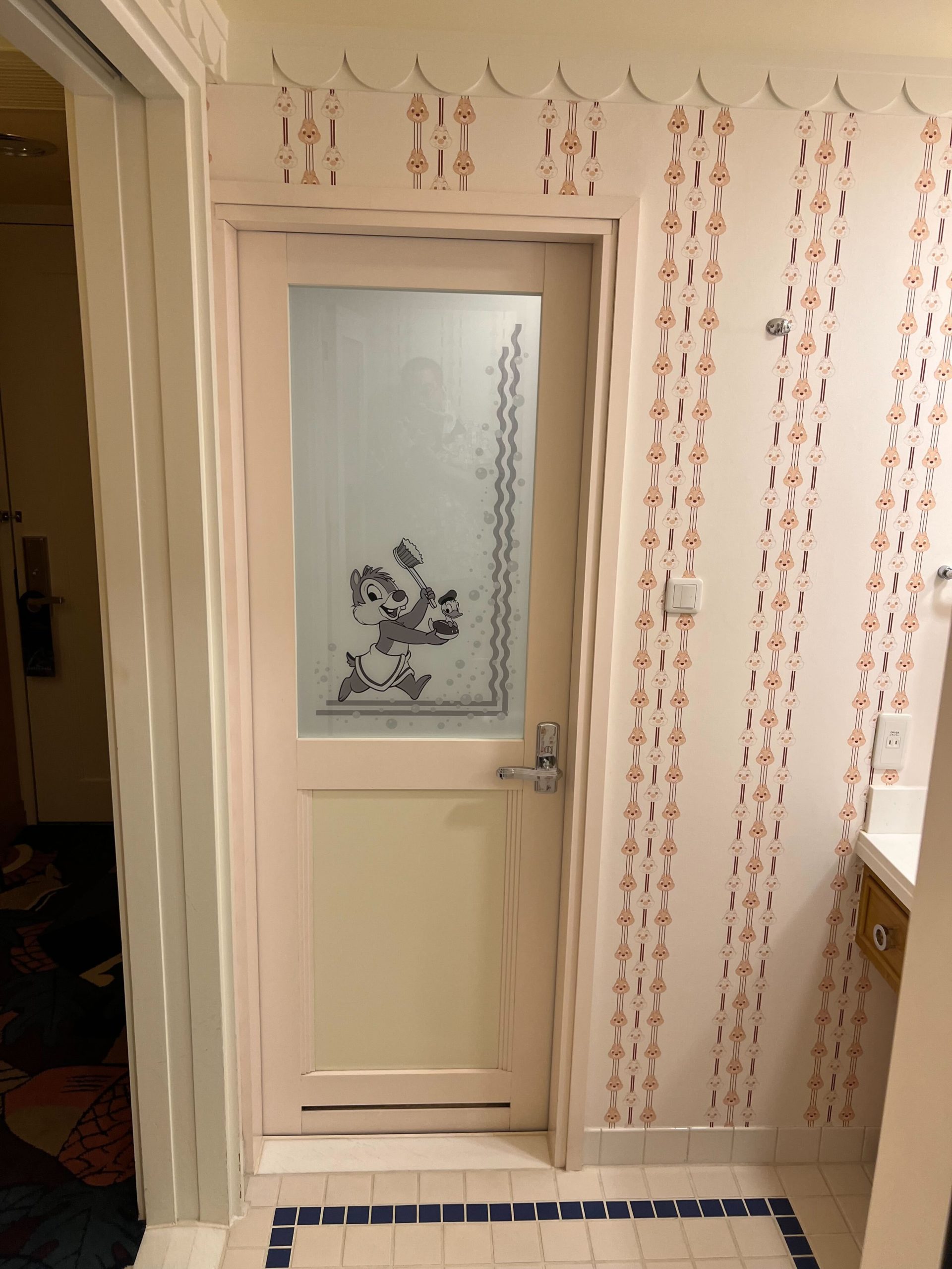 Chip n Dale Standard Floor Room Disney Ambassador Hotel Tokyo Disney Resort 81 scaled