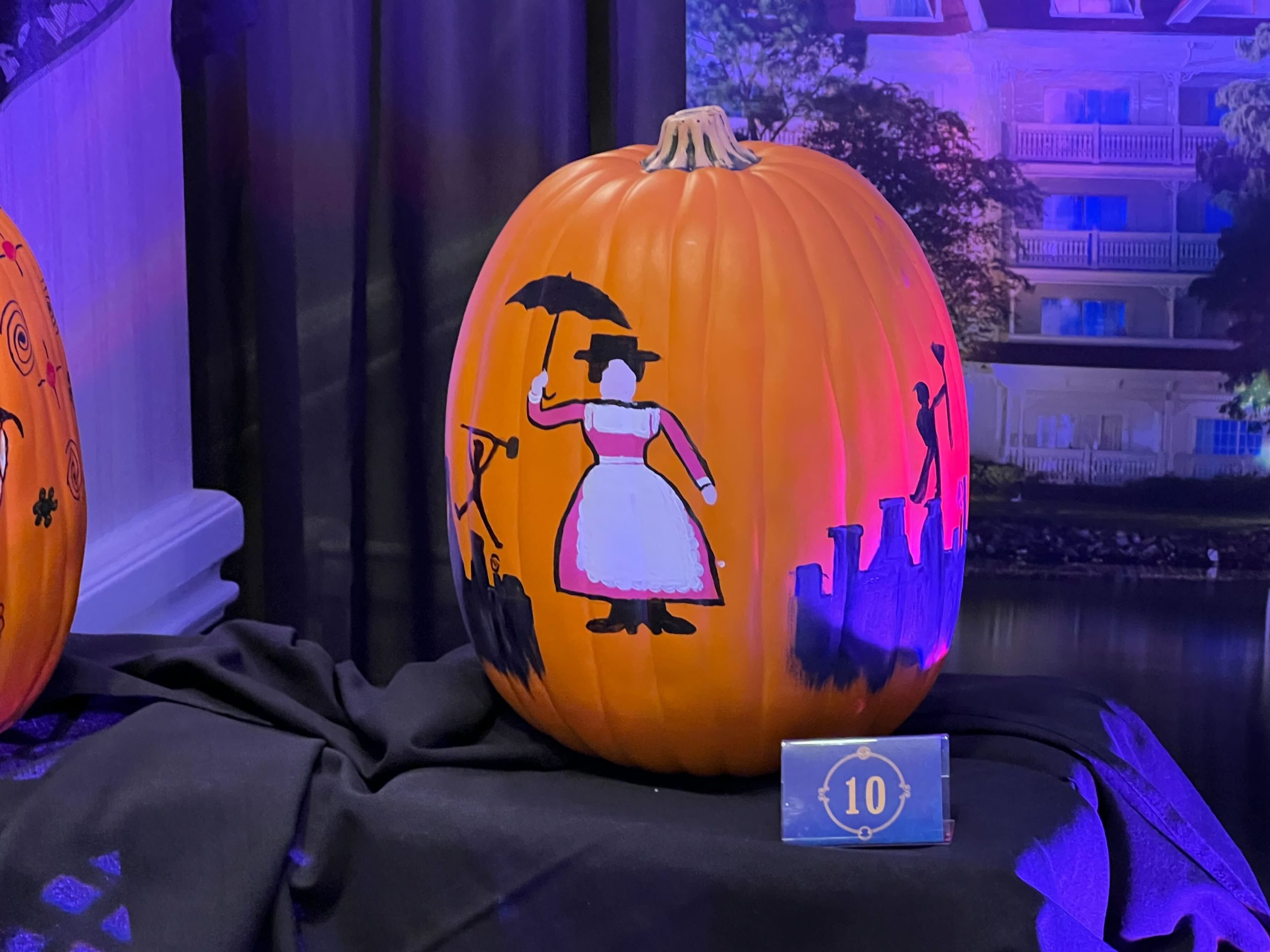 Cast Member Pumpkin Decorating Contest Begins at Disney's Grand Floridian Resort & Spa 12 GranFloPumpkinCarvingContest2022 5 scaled