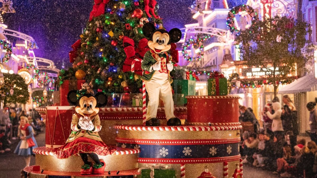 Mickeys Very Merry Christmas Party float with Minnie featured