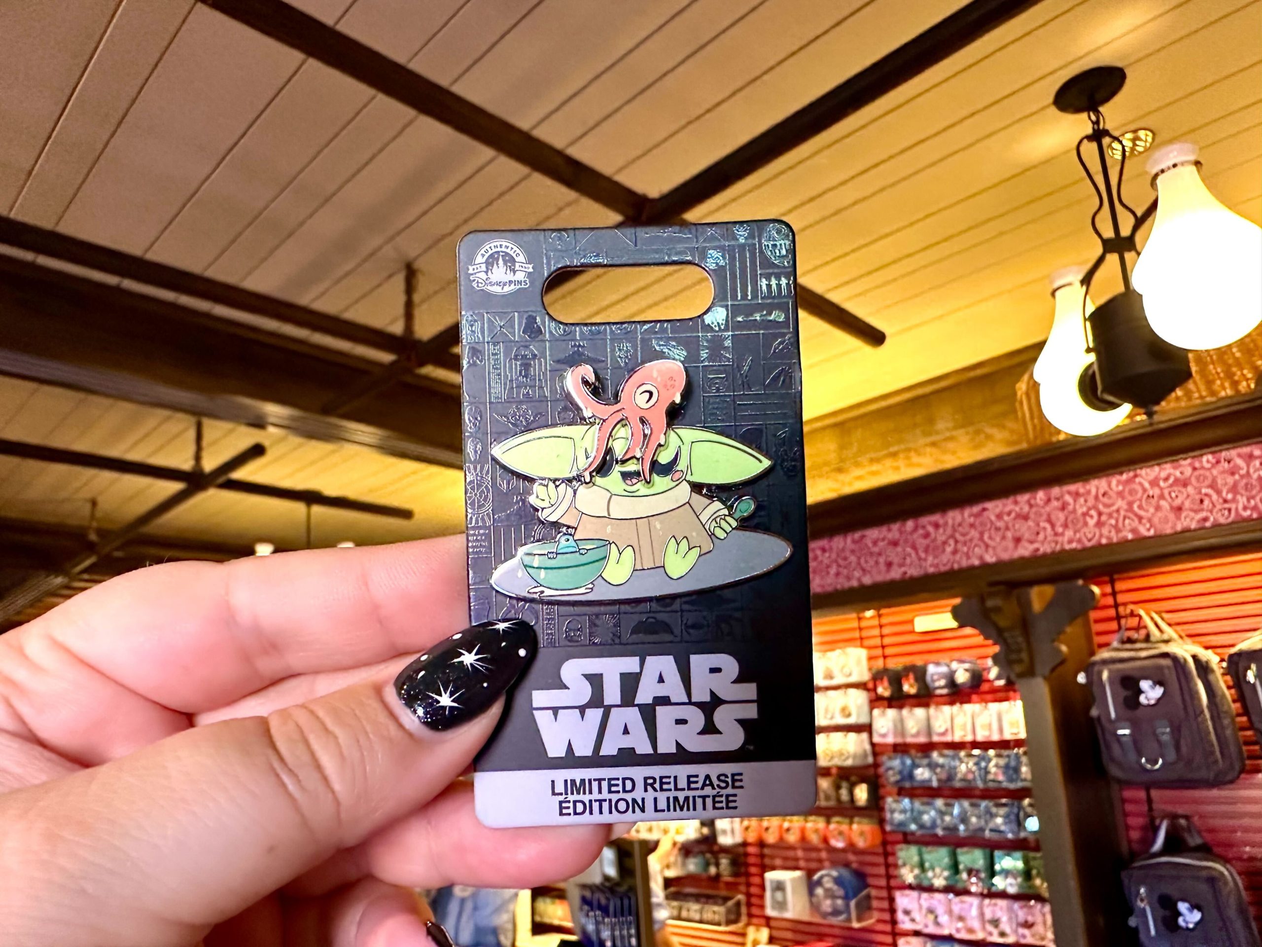 Star Wars LE Grogu pin 1