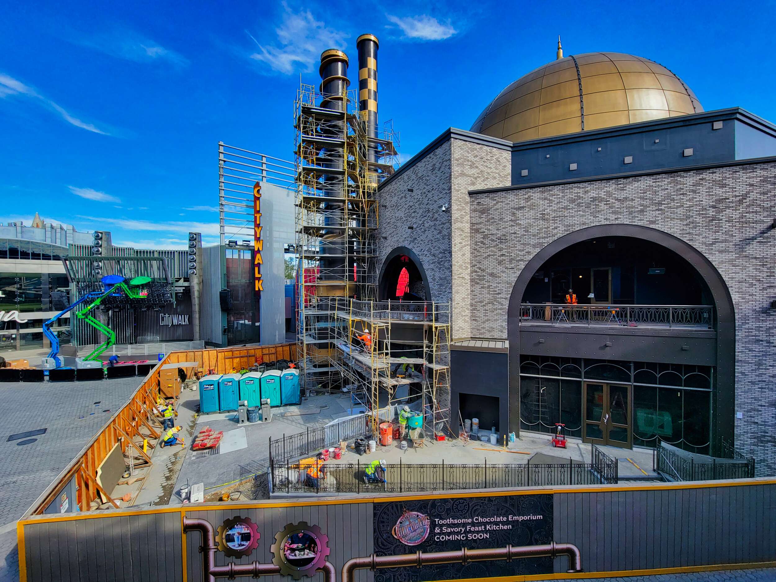 USH CityWalk Toothsome Construction 1