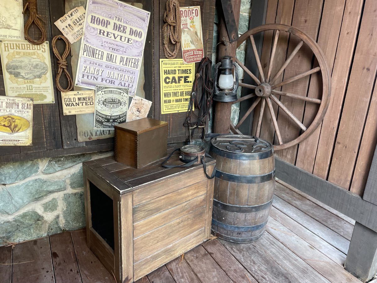 frontierland bulletin board 5