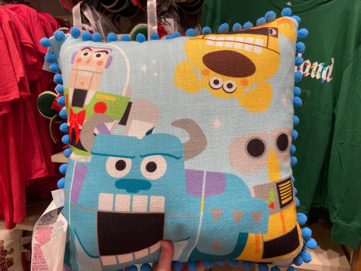 pixar holiday pillow 0627