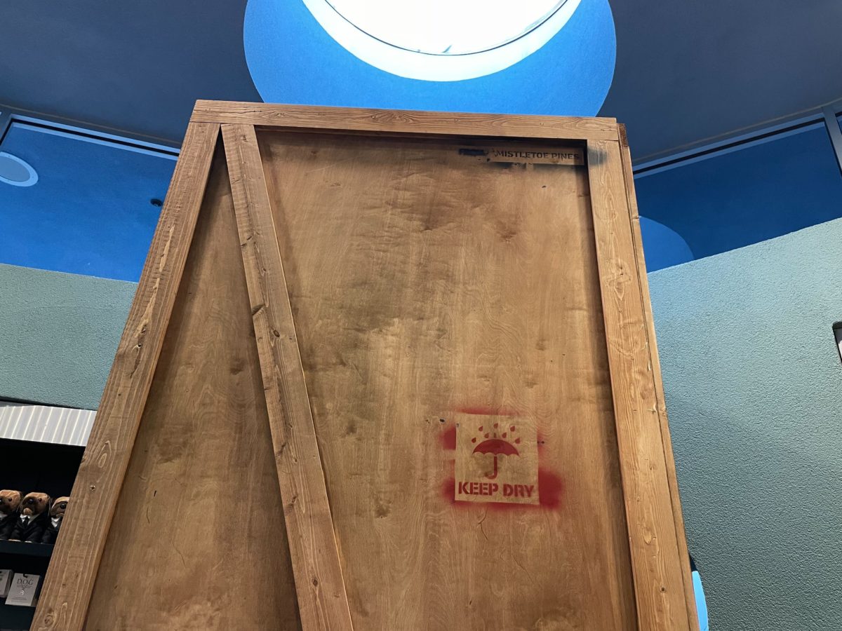 universal holidays 2022 crate tree teasers 7885