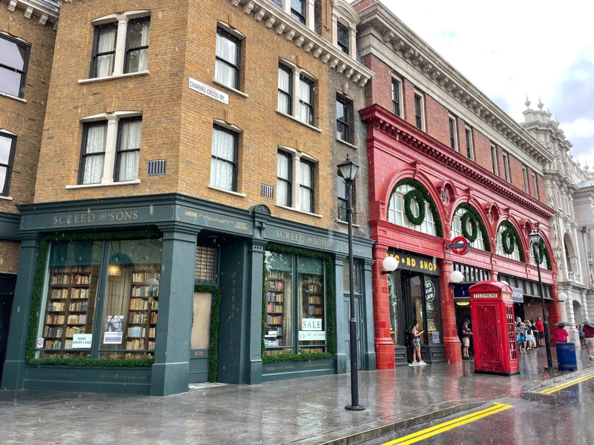 wwohp diagon alley holiday decorations 2022 7784