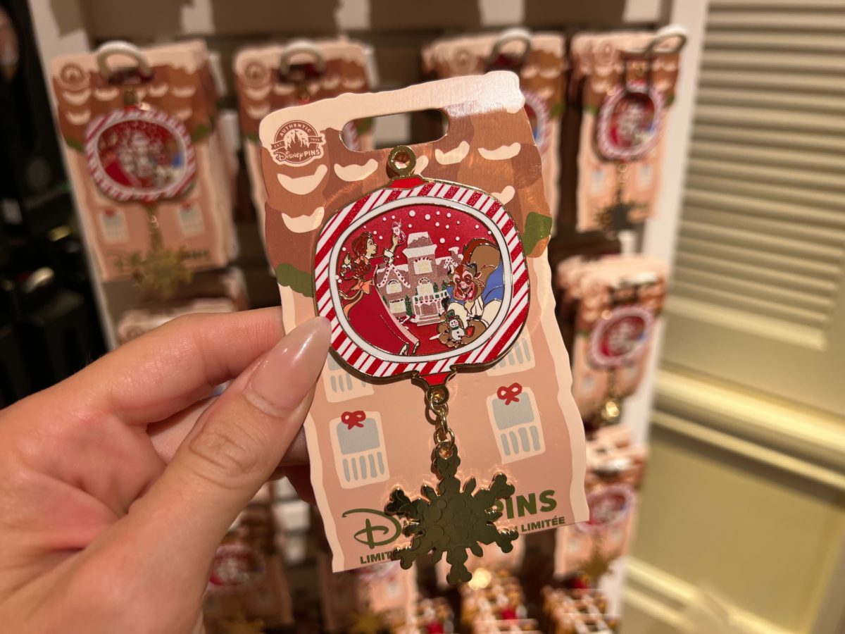 2022 gingerbread house pins 7521