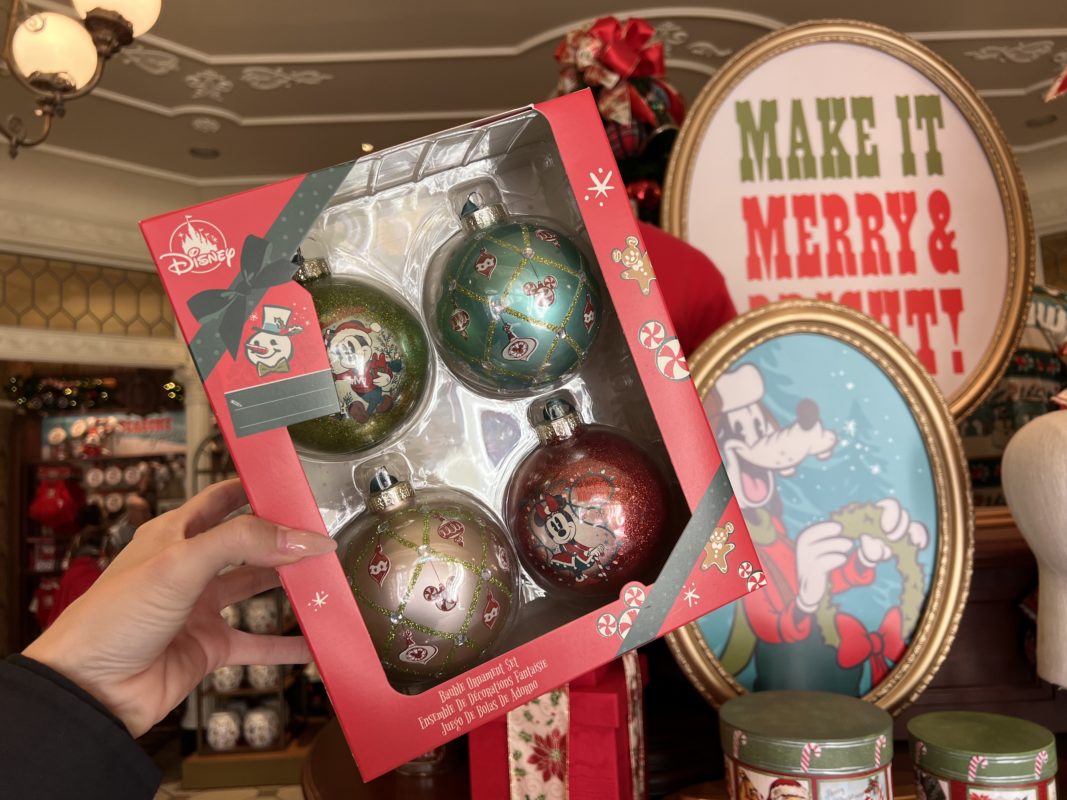 Christmas Holiday Bauble Ornament Set