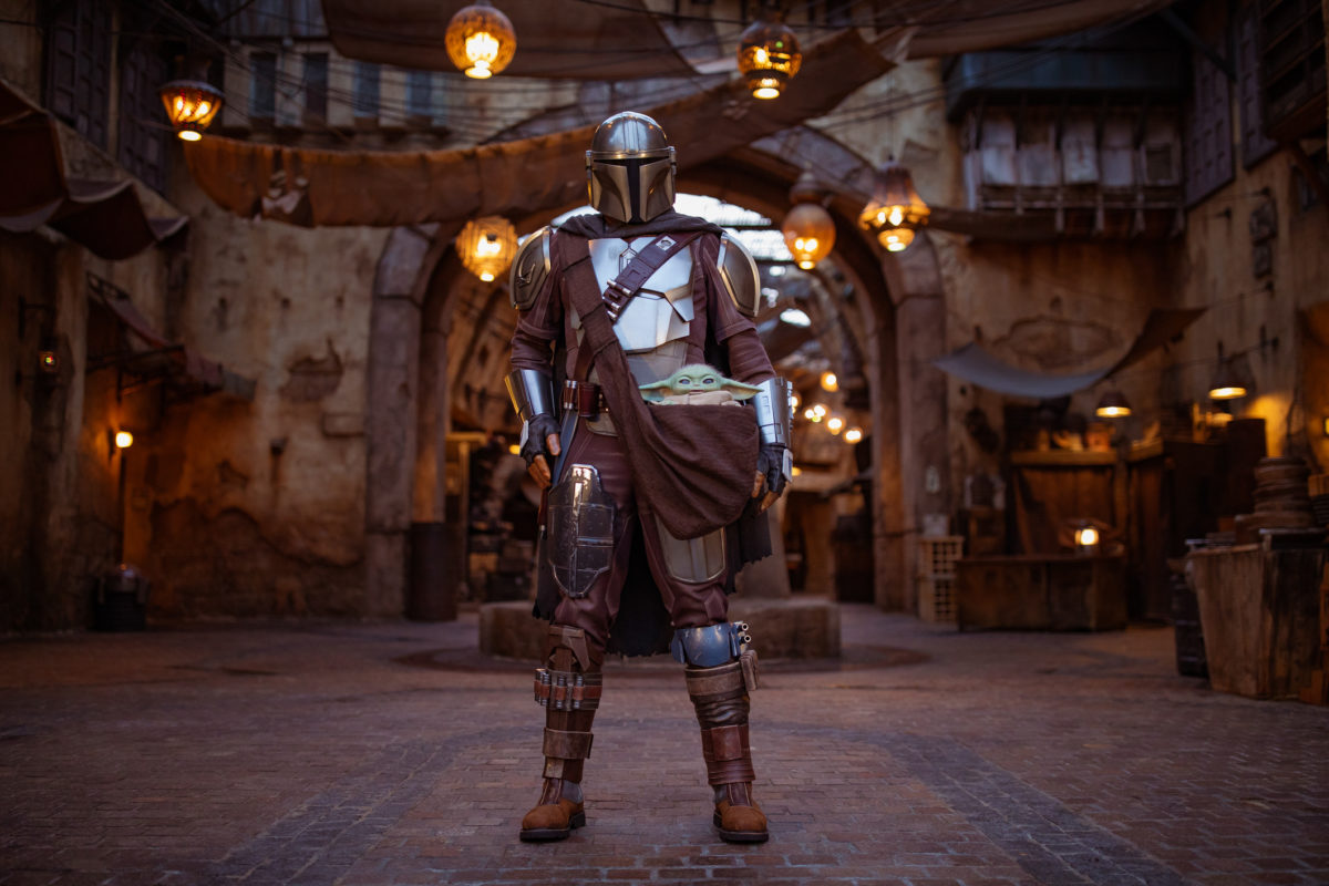 Mandalorian Grogu meet greet Disneyland