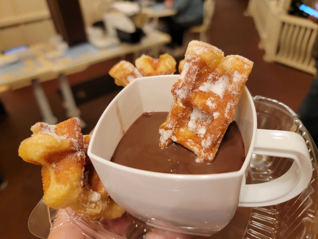 Sipping Chocolate with a Dipping Waffle Jolly Holiday 2022 2032100