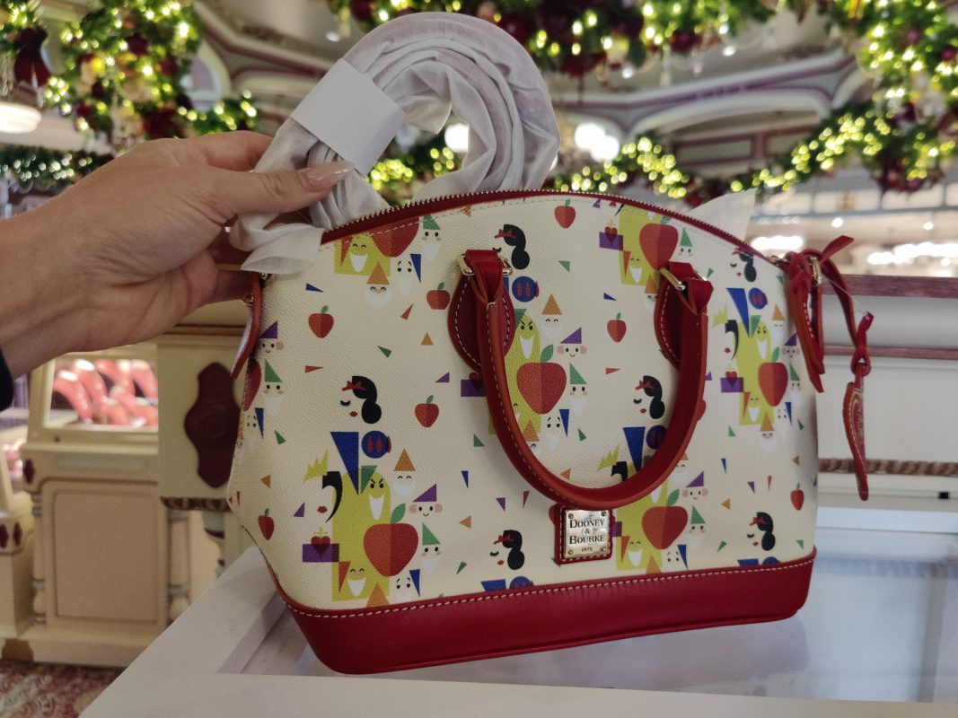 Snow White Dooney & Bourke bag tote with adddl strap