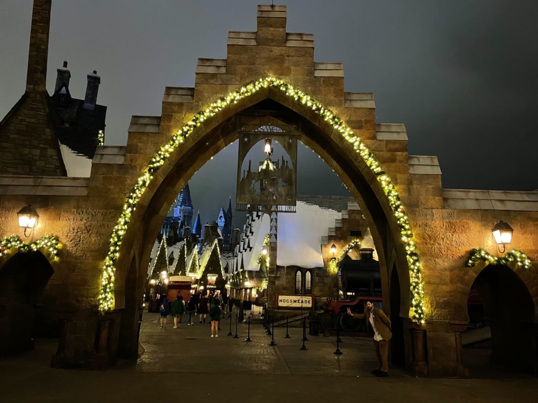 Universal Holiday Tour 2022 Review Max Grinch Hogsmeade 14
