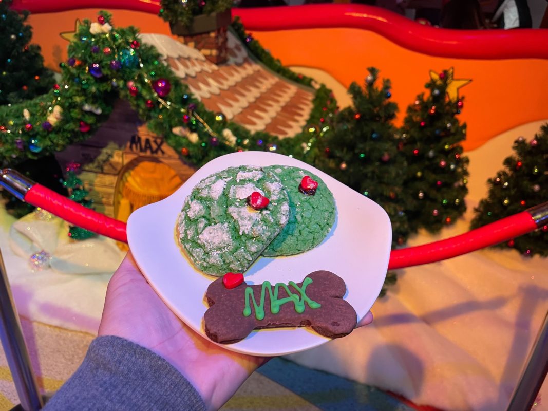 Universal Holidays 2022 Grinch and friends Character Breakfast Review 11