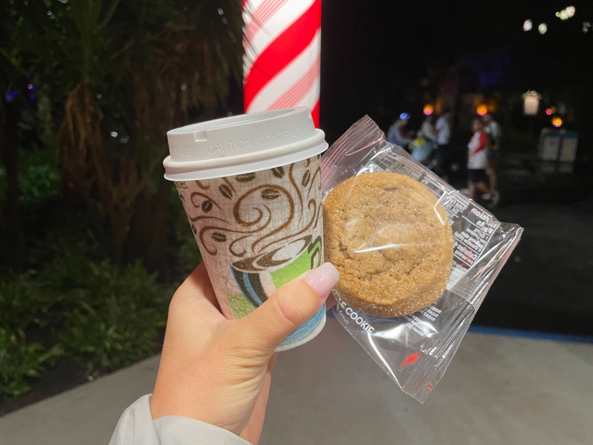 WDW 2022 MVMCP Cosmic Rays Allergy Friendly and Snickerdoodle with Hot Cocoa 5