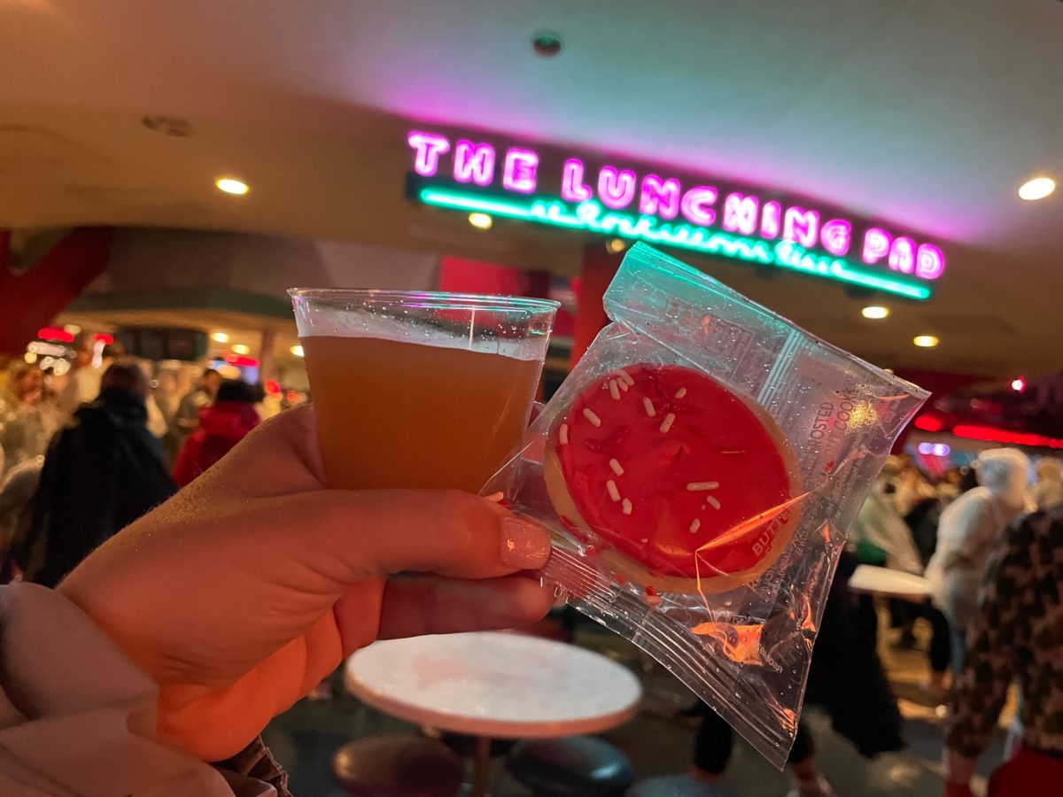 WDW 2022 MVMCP Lunching Pad Sugar Cookie and Apple Cider 1