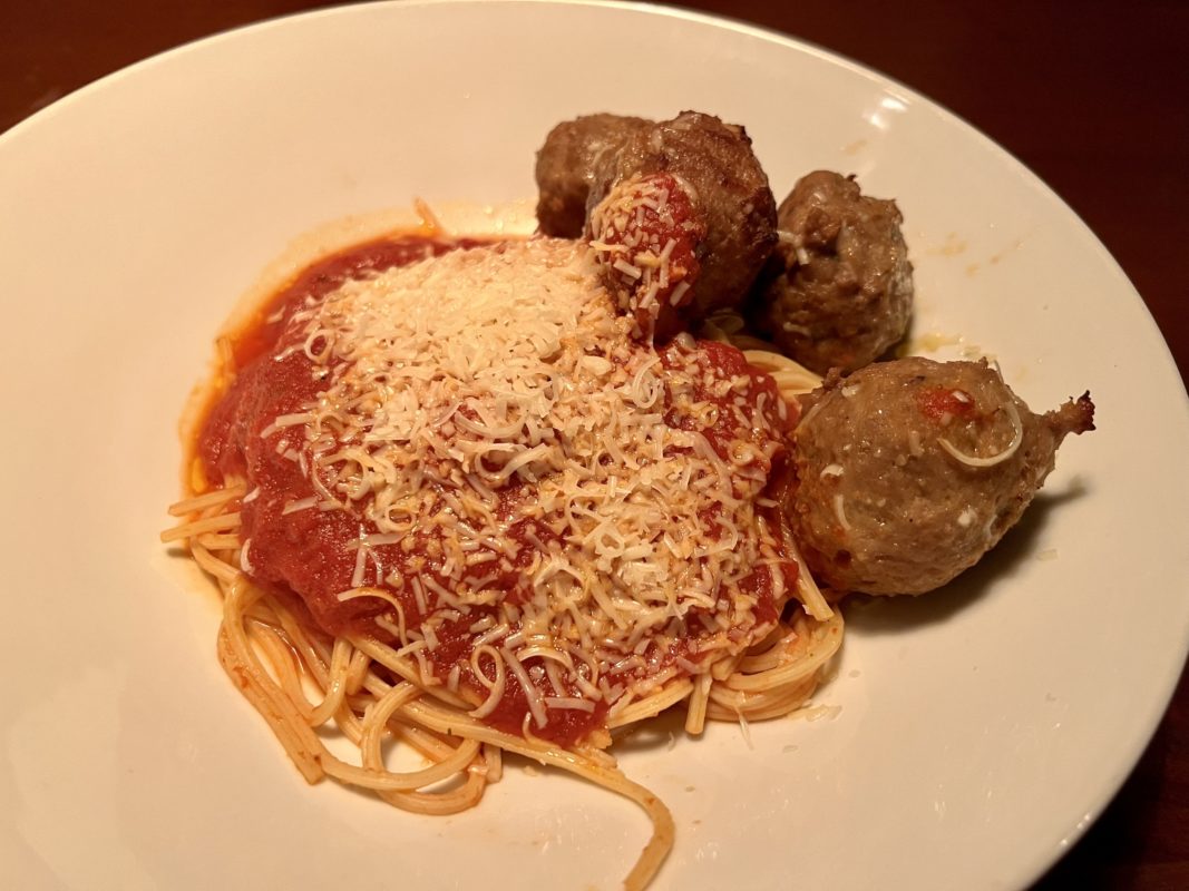 WDW DHS Mama Melrose Fantasmic Dining Spaghetti and Meatballs 1