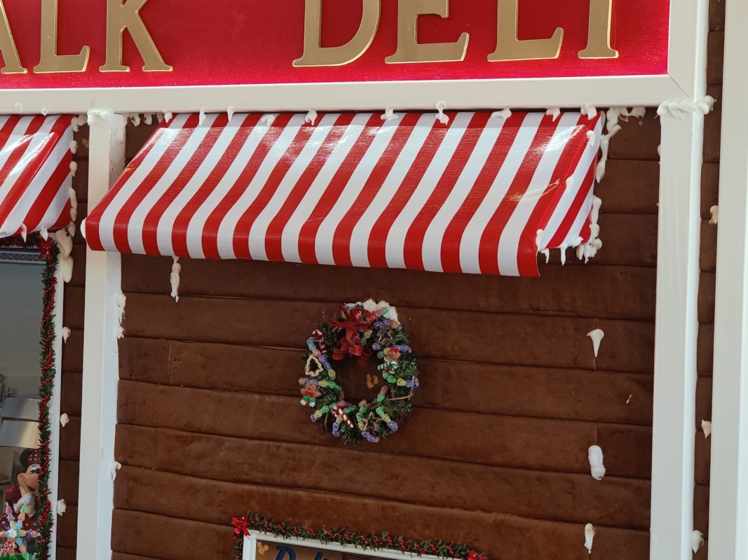 boardwalk gingerbread display and treats 2022 130631