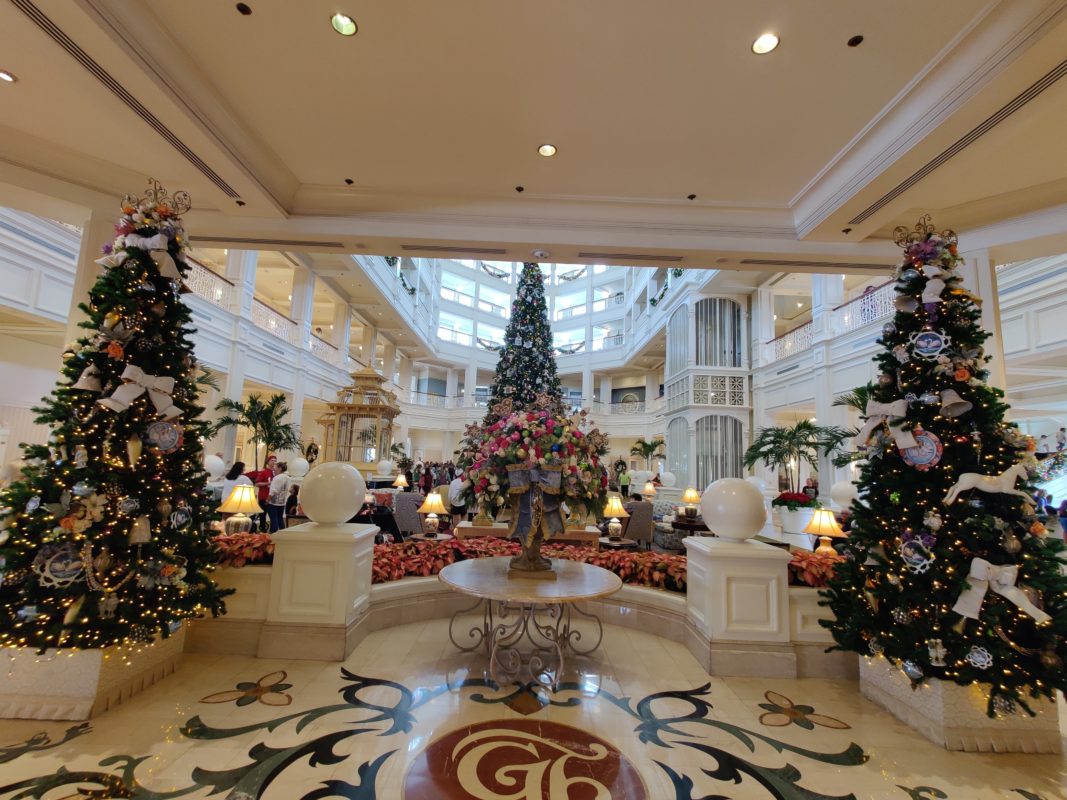 grand floridia holiday decorations 2022 114343