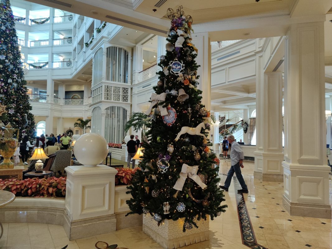 grand floridia holiday decorations 2022 114350