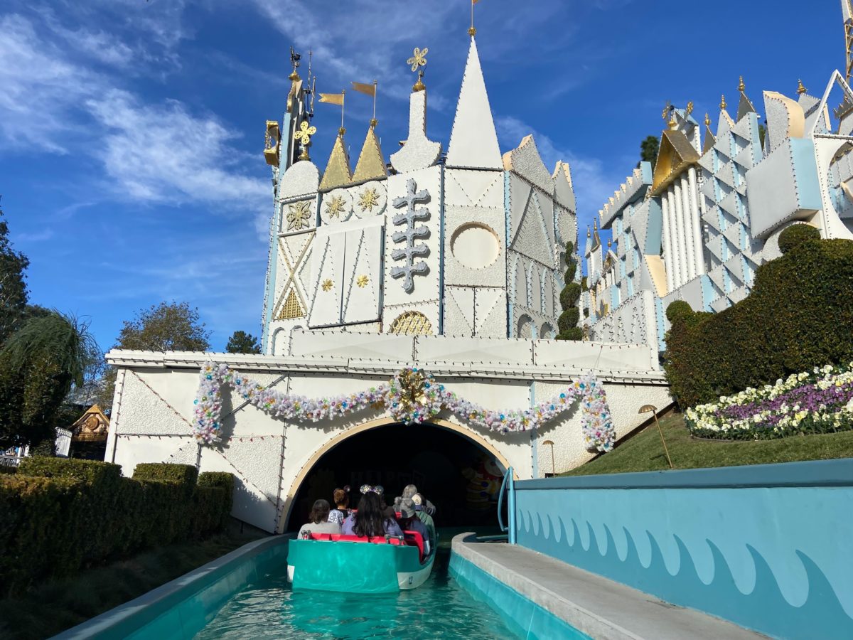 its a small world holiday 2022 1892