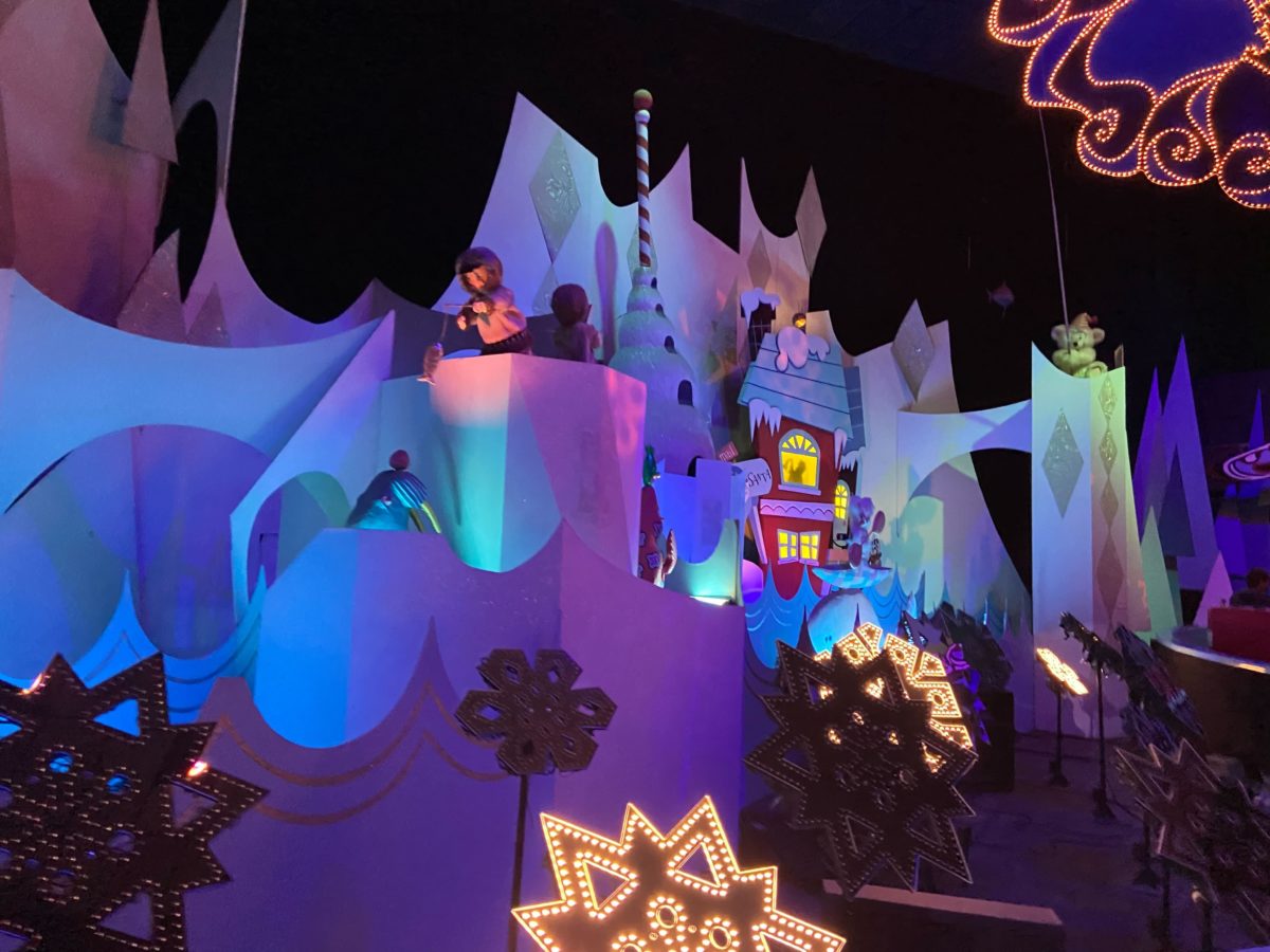 its a small world holiday 2022 1897