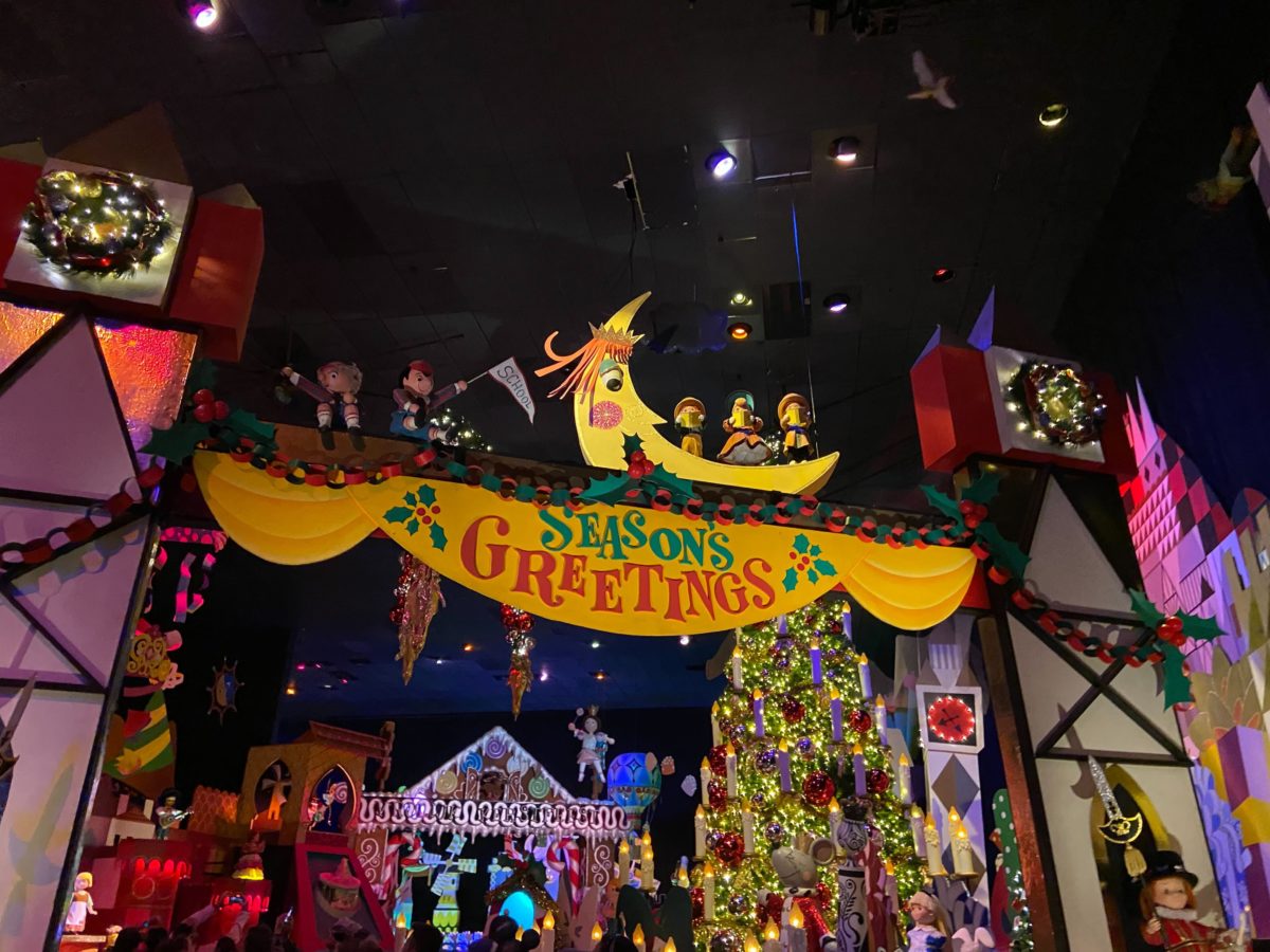 its a small world holiday 2022 1906
